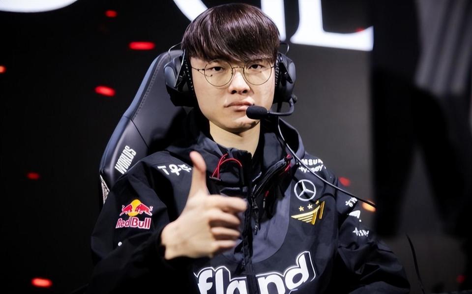 Aleksib 在对阵 Spirit 的比赛前：“Spirit — 是我们上赛季的克星 — 我们会全力以赴准备。”